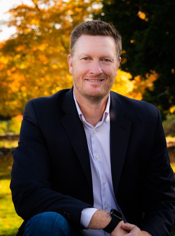 Portrait of Brian Hastings, Licensed Real Estate Advisor.